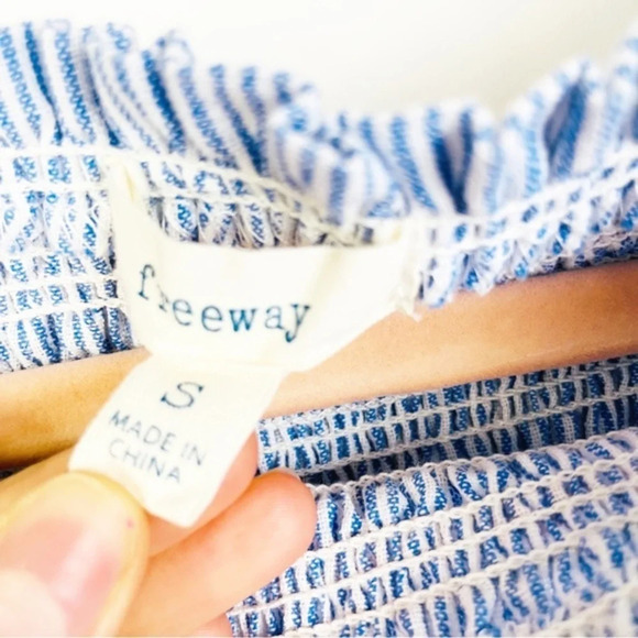 FREEWAY Blue Stripe Off The Shoulder Top Size Small - Picture 5 of 6